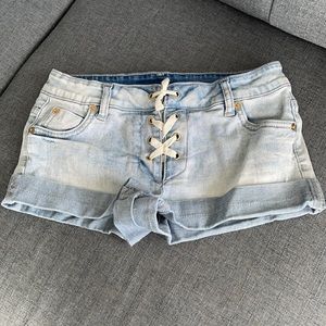 🛍3 for $30 sale🛍 Juicy Couture jean shorts